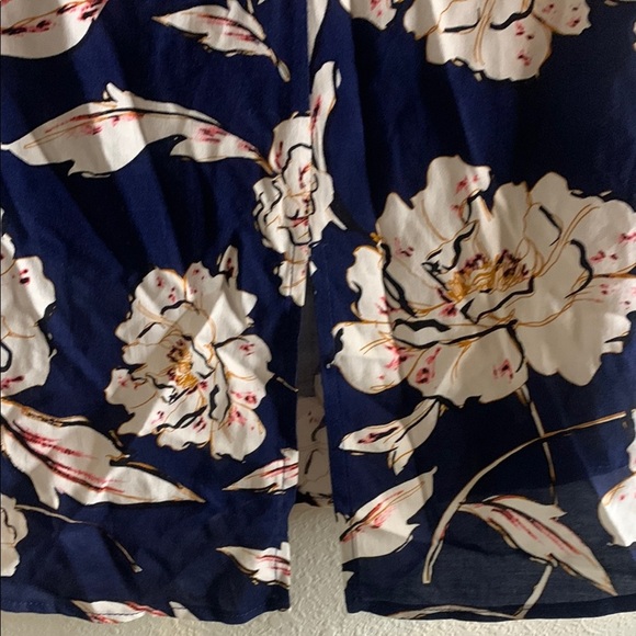 Verse Women's Floral Navy Top size L - Picture 8 of 8